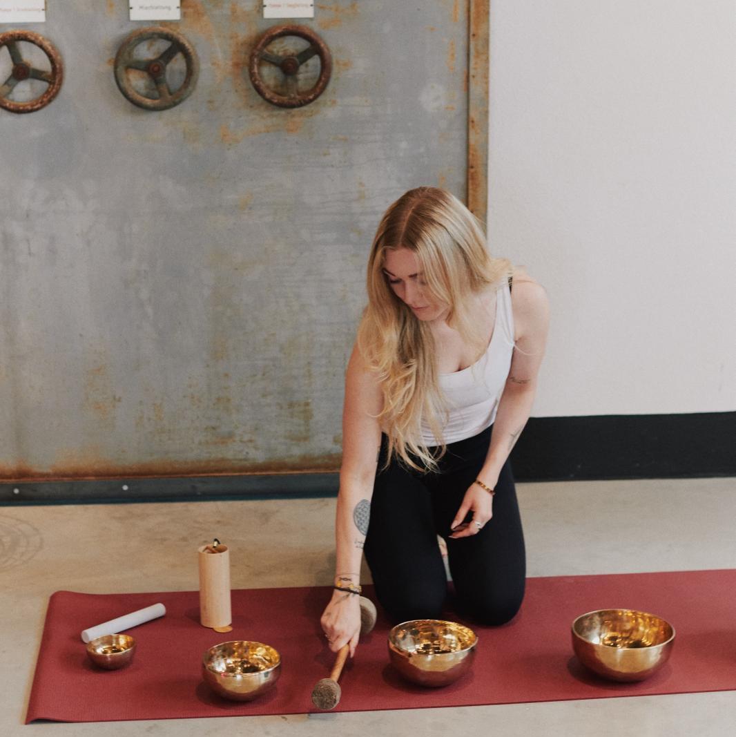 Öffnet die Seite 'Yoga-Workshop: In Balance durch Bewegung und Klang'